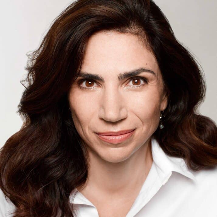 Dana Grigorcea, romancière suisse d'origine roumaine et autrice du roman Ceux qui ne meurent jamais, roman de Dracula contemporain