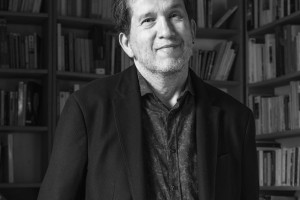 Joan-Lluís Lluís est français d'expression catalane et l'auteur d'une vingtaine de livres dont le merveilleux roman Junil publié aux Argonautes.
