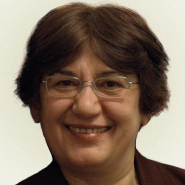 Nazik Melik Hacopian-Thierry est traductrice de l'arménien et notamment la traductrice française de Susanna Harutyunyan